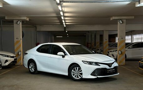 Toyota Camry, 2019 год, 1 950 000 рублей, 2 фотография