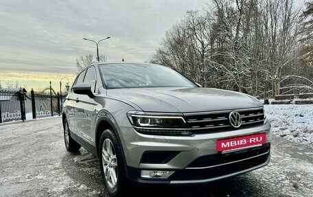 Volkswagen Tiguan II, 2017 год, 2 580 000 рублей, 2 фотография