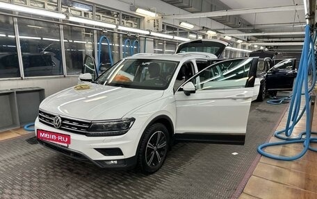 Volkswagen Tiguan II, 2018 год, 2 800 000 рублей, 3 фотография