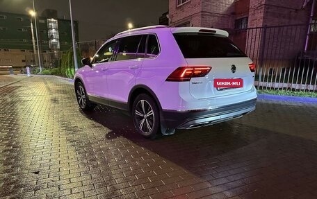 Volkswagen Tiguan II, 2018 год, 2 800 000 рублей, 6 фотография