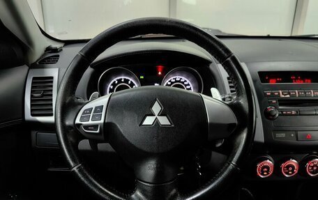 Mitsubishi Outlander III рестайлинг 3, 2011 год, 977 000 рублей, 13 фотография