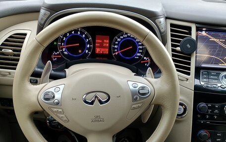 Infiniti FX II, 2011 год, 1 750 000 рублей, 3 фотография