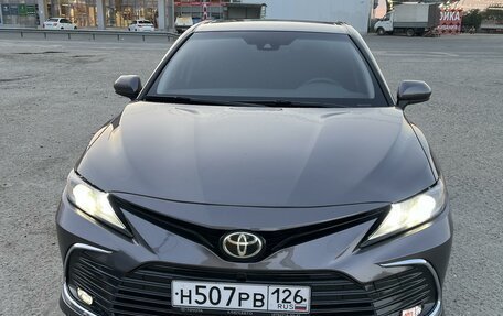 Toyota Camry, 2019 год, 2 350 000 рублей, 2 фотография