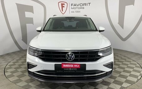 Volkswagen Tiguan II, 2021 год, 4 100 000 рублей, 2 фотография