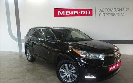 Toyota Highlander III, 2014 год, 3 030 000 рублей, 3 фотография