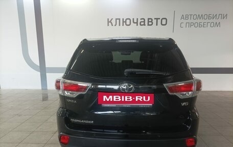 Toyota Highlander III, 2014 год, 3 030 000 рублей, 5 фотография