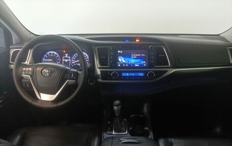 Toyota Highlander III, 2014 год, 3 030 000 рублей, 15 фотография