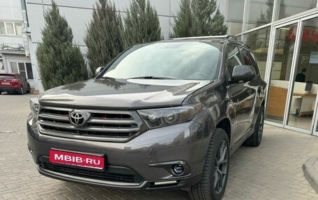 Toyota Highlander III, 2011 год, 2 850 000 рублей, 1 фотография