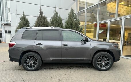 Toyota Highlander III, 2011 год, 2 850 000 рублей, 4 фотография