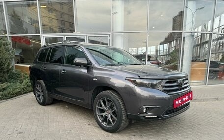 Toyota Highlander III, 2011 год, 2 850 000 рублей, 3 фотография