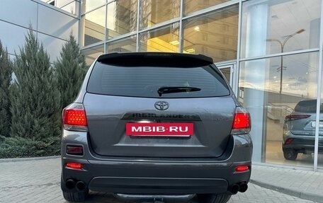 Toyota Highlander III, 2011 год, 2 850 000 рублей, 6 фотография