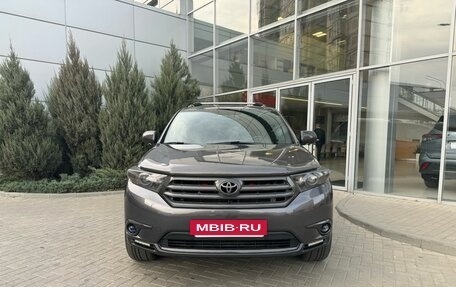 Toyota Highlander III, 2011 год, 2 850 000 рублей, 2 фотография