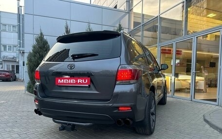 Toyota Highlander III, 2011 год, 2 850 000 рублей, 5 фотография