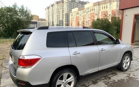 Toyota Highlander III, 2012 год, 2 500 000 рублей, 4 фотография