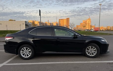 Toyota Camry, 2020 год, 2 800 000 рублей, 6 фотография