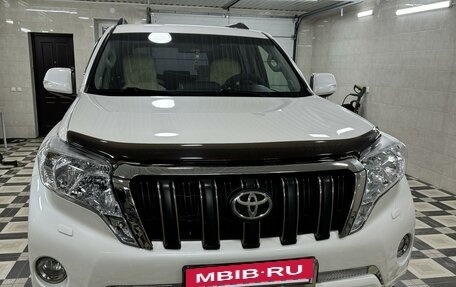 Toyota Land Cruiser Prado 150 рестайлинг 2, 2015 год, 4 400 000 рублей, 9 фотография