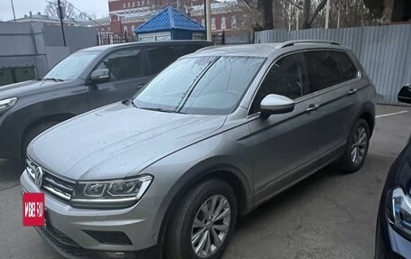 Volkswagen Tiguan II, 2017 год, 2 700 000 рублей, 2 фотография