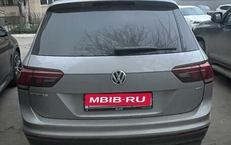 Volkswagen Tiguan II, 2017 год, 2 700 000 рублей, 3 фотография