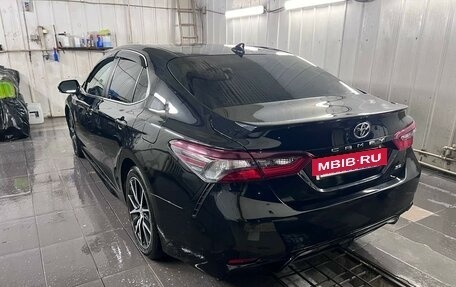 Toyota Camry, 2021 год, 3 100 000 рублей, 4 фотография