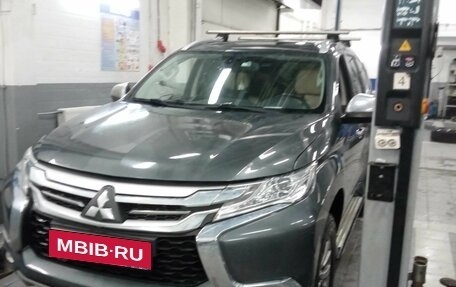 Mitsubishi Pajero Sport III рестайлинг, 2018 год, 2 650 000 рублей, 1 фотография