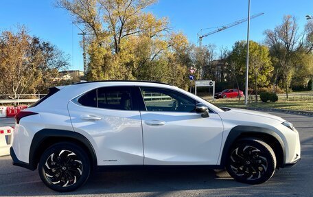 Lexus UX I, 2021 год, 3 900 000 рублей, 3 фотография