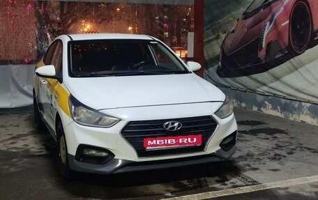 Hyundai Solaris II рестайлинг, 2018 год, 940 000 рублей, 1 фотография