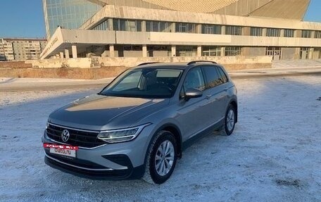 Volkswagen Tiguan II, 2021 год, 2 950 000 рублей, 2 фотография