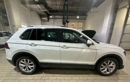 Volkswagen Tiguan II, 2017 год, 2 697 000 рублей, 6 фотография