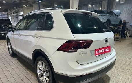 Volkswagen Tiguan II, 2017 год, 2 697 000 рублей, 4 фотография