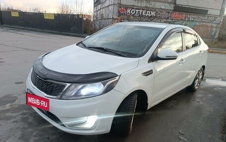 KIA Rio III рестайлинг, 2013 год, 880 000 рублей, 10 фотография