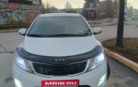 KIA Rio III рестайлинг, 2013 год, 880 000 рублей, 13 фотография