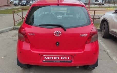 Toyota Yaris III рестайлинг, 2008 год, 650 000 рублей, 2 фотография