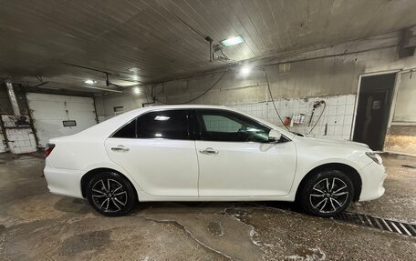 Toyota Camry, 2017 год, 2 450 000 рублей, 10 фотография