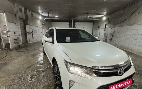 Toyota Camry, 2017 год, 2 450 000 рублей, 6 фотография