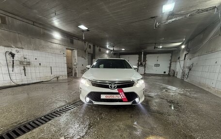 Toyota Camry, 2017 год, 2 450 000 рублей, 7 фотография