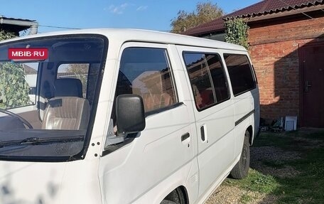 Nissan Homy IV, 1988 год, 235 000 рублей, 3 фотография