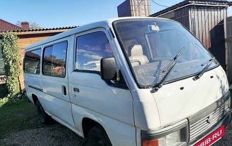 Nissan Homy IV, 1988 год, 235 000 рублей, 14 фотография