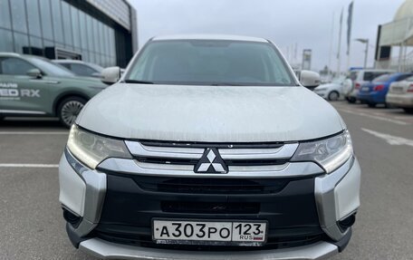 Mitsubishi Outlander III рестайлинг 3, 2015 год, 1 855 000 рублей, 3 фотография