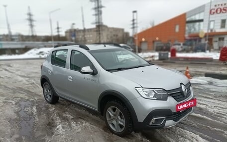 Renault Sandero II рестайлинг, 2019 год, 1 280 000 рублей, 2 фотография