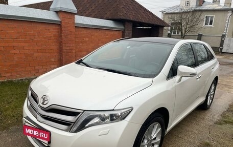 Toyota Venza I, 2013 год, 2 035 000 рублей, 2 фотография