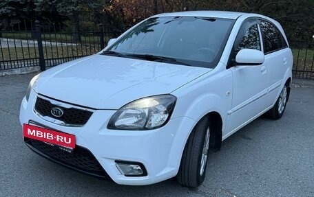 KIA Rio II, 2011 год, 690 000 рублей, 2 фотография