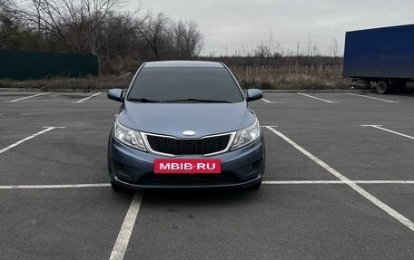 KIA Rio III рестайлинг, 2013 год, 1 050 000 рублей, 2 фотография