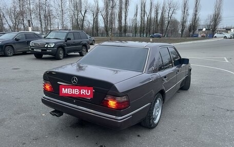 Mercedes-Benz E-Класс, 1994 год, 384 000 рублей, 4 фотография