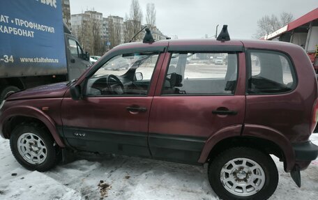 Chevrolet Niva I рестайлинг, 2003 год, 305 000 рублей, 2 фотография