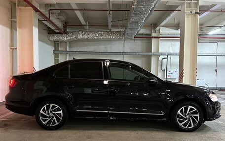 Volkswagen Jetta VI, 2017 год, 1 383 500 рублей, 2 фотография