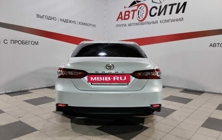 Toyota Camry, 2021 год, 2 870 000 рублей, 6 фотография