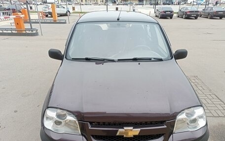 Chevrolet Niva I рестайлинг, 2010 год, 550 000 рублей, 2 фотография