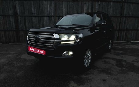 Toyota Land Cruiser 200, 2018 год, 8 350 000 рублей, 7 фотография