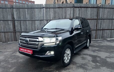 Toyota Land Cruiser 200, 2018 год, 8 350 000 рублей, 6 фотография