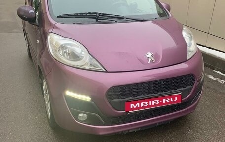 Peugeot 107 I рестайлинг, 2014 год, 650 000 рублей, 7 фотография